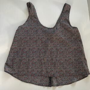 Final Touch NWOT sleeveless printed Top with exposed back zipper.